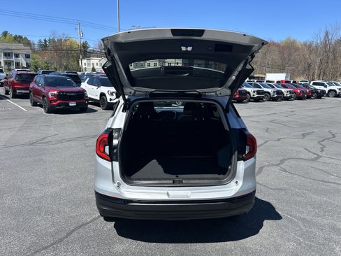 Used 2020 GMC Terrain SLE w/ Driver Convenience Package AWD/4WD image 11