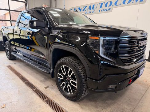 Used 2023 GMC Sierra 1500 AT4 w/ AT4 Preferred Package image 2