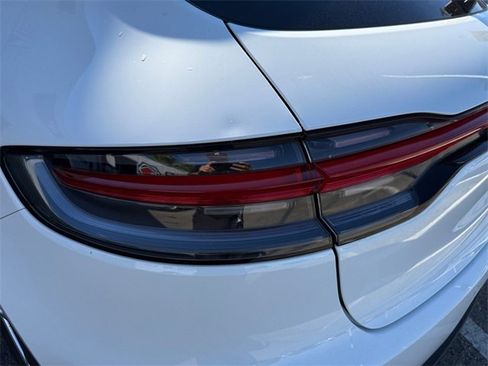 Used 2021 Porsche Macan image 34