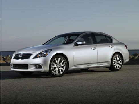 Used 2015 INFINITI Q40 AWD w/ Moonroof Package image 1