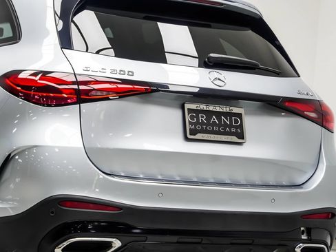 Used 2023 Mercedes-Benz GLC 300 4MATIC image 14