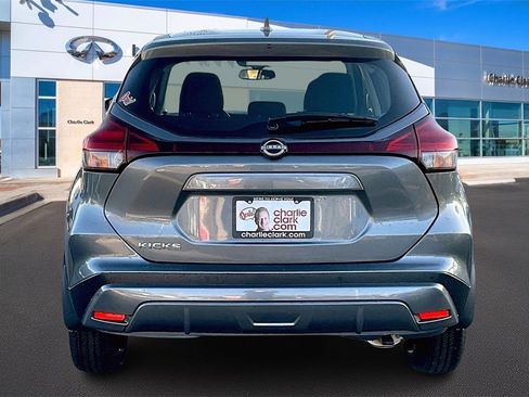 Used 2025 Nissan Kicks Play S image 4