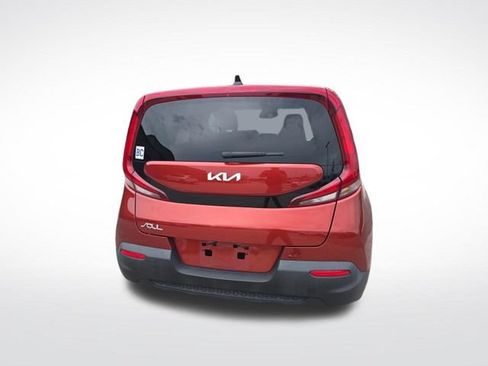 Used 2022 Kia Soul LX w/ Technology Package FWD image 5