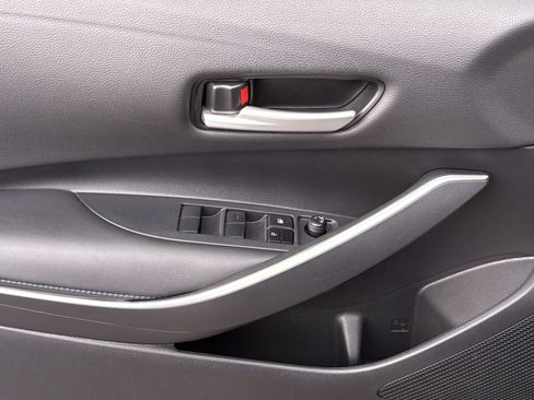 Used 2021 Toyota Corolla SE image 13