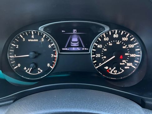 Used 2019 Nissan Pathfinder SL image 12