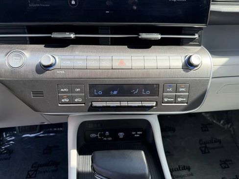 Used 2025 Hyundai Kona SEL FWD image 17