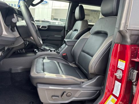 New 2026 Ford Bronco Outer Banks w/ Sasquatch Package AWD/4WD image 15