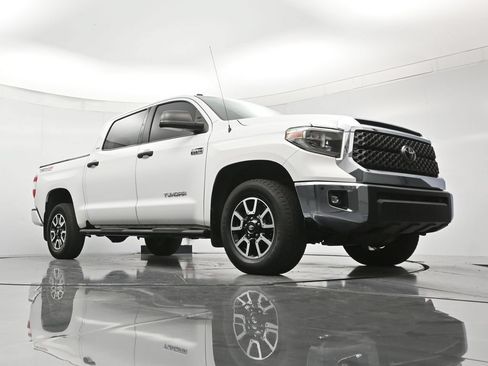 Used 2018 Toyota Tundra SR5 w/ TRD Off Road Package AWD/4WD image 38