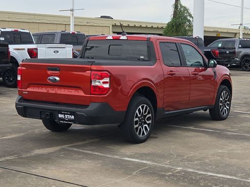 Used 2024 Ford Maverick Lariat FWD image 3