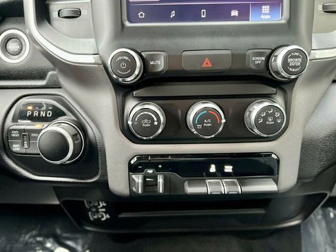 Used 2024 RAM 2500 Big Horn w/ Bed Utility Group image 33