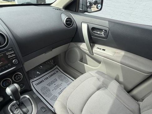 Used 2012 Nissan Rogue SV image 19