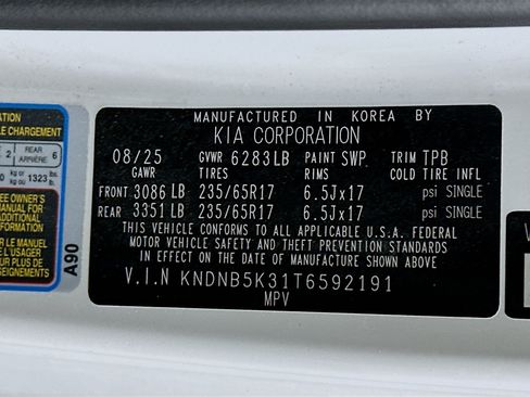 Used 2026 Kia Carnival FWD image 12