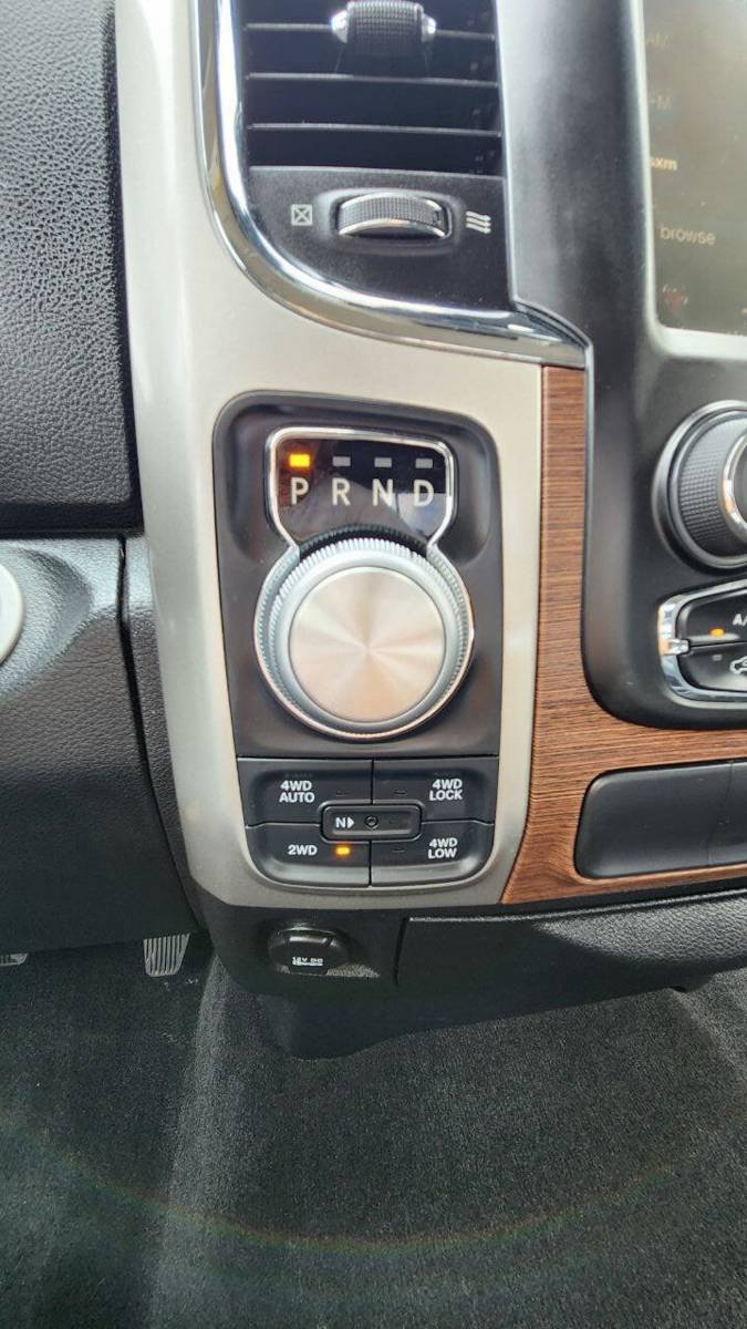Used 2017 RAM 1500 Laramie AWD/4WD image 13