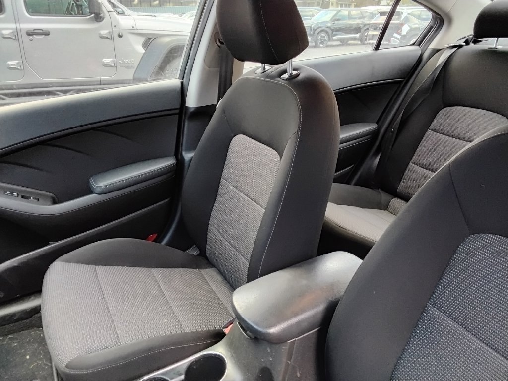 Used 2018 Kia Forte LX FWD image 9