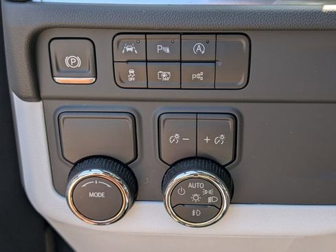 Used 2025 Chevrolet Tahoe Premier image 34