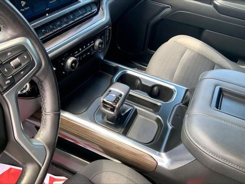 Used 2022 Chevrolet Silverado 1500 LT Trail Boss w/ LPO, Dark Essentials Package AWD/4WD image 16