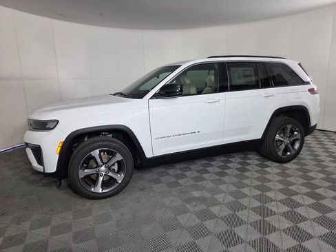New 2026 Jeep Grand Cherokee Limited RWD image 6