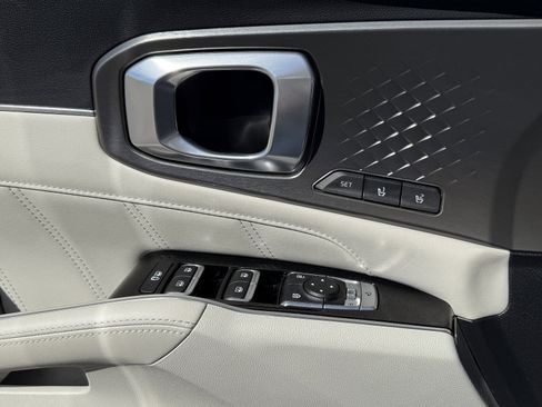 Used 2022 Kia Sorento SX Prestige w/ Panoramic Sunroof Package image 23