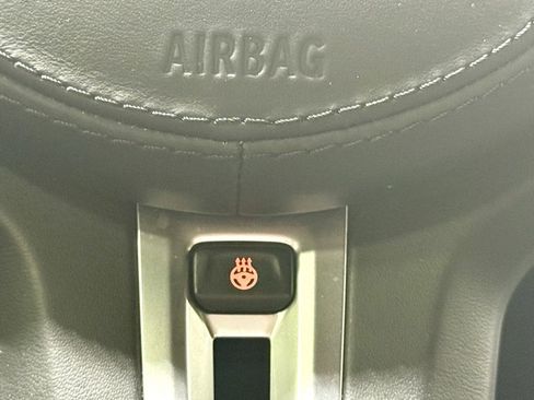 Used 2023 BMW M5 image 41