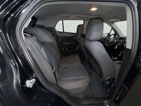 Used 2018 Chevrolet Trax LS AWD/4WD image 23
