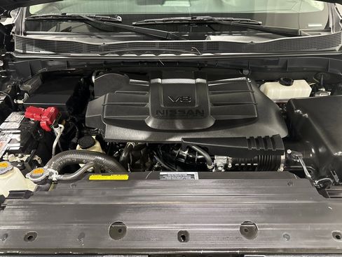 Used 2023 Nissan Titan SV image 10