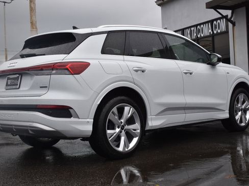 Used 2023 Audi Q4 e-tron Premium Plus w/ Premium Plus image 11