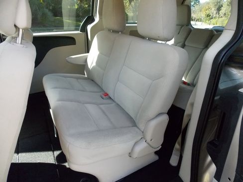 Used 2014 Dodge Grand Caravan American Value Package image 4