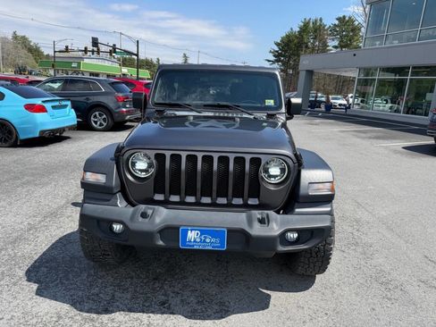 Used 2020 Jeep Wrangler Sport AWD/4WD image 3