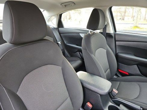 Used 2023 Kia Forte LXS image 12