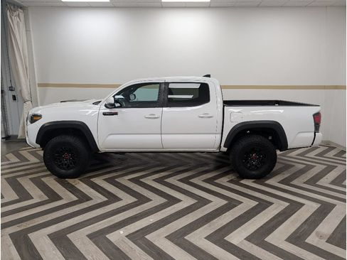 Used 2019 Toyota Tacoma TRD Pro AWD/4WD image 3