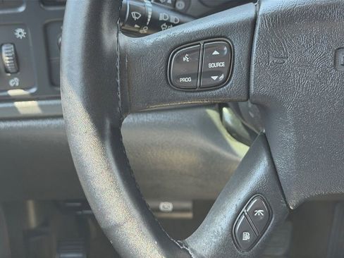 Used 2005 GMC Sierra 2500 SLT w/ Heavy-Duty Power Package AWD/4WD image 15