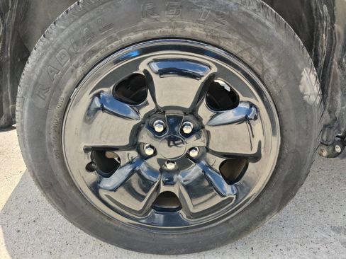 Used 2014 Jeep Cherokee Sport image 22