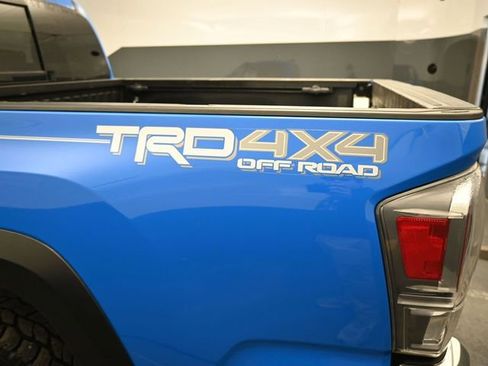 Used 2021 Toyota Tacoma TRD Off-Road image 18
