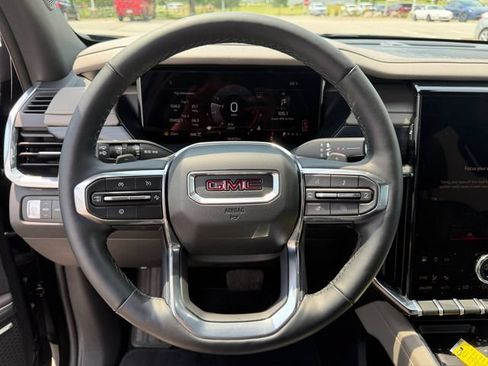 Used 2025 GMC Acadia Elevation w/ Elevation Premium Package AWD/4WD image 22