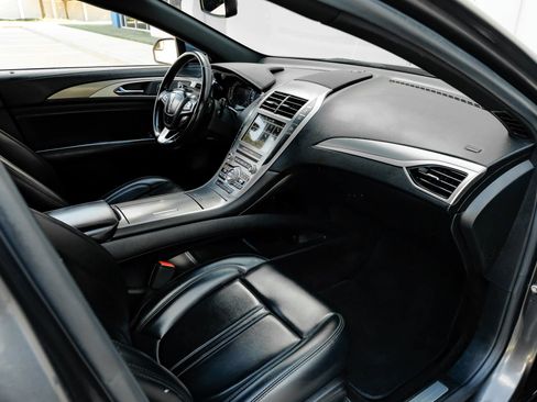 Used 2017 Lincoln MKZ Premiere FWD image 19
