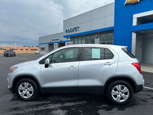 Used 2018 Chevrolet Trax LS image 8
