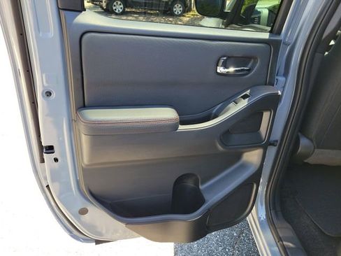 Used 2024 Nissan Frontier PRO-4X w/ Technology Package image 29