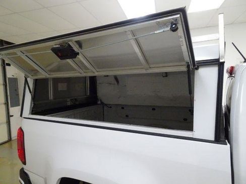 Used 2022 Chevrolet Colorado LT image 18