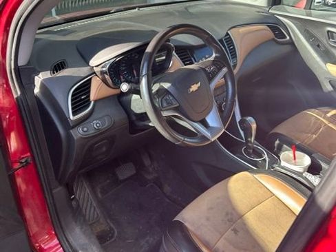 Used 2020 Chevrolet Trax LT w/ Driver Confidence Package FWD image 5