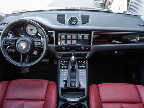 Used 2024 Porsche Macan S AWD/4WD image 11
