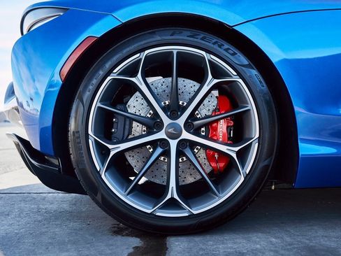 Used 2025 McLaren Artura Spider image 31