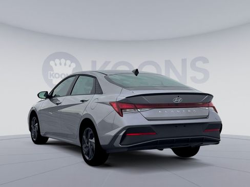 New 2026 Hyundai Elantra SEL Sport Premium FWD image 7