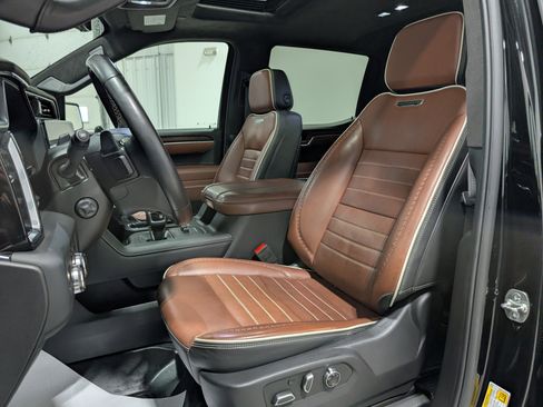 Used 2025 GMC Sierra 1500 Denali Ultimate AWD/4WD image 18