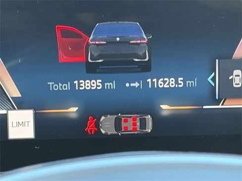 Certified 2025 BMW 530i xDrive w/ Premium Package image 27