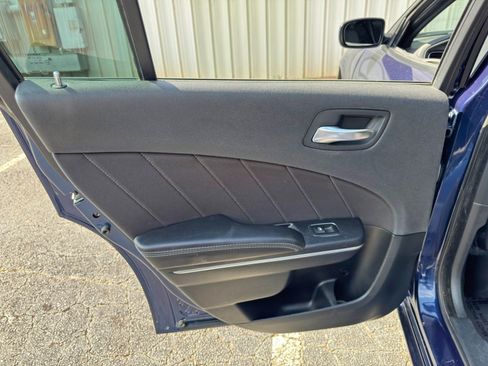 Used 2015 Dodge Charger SXT RWD image 41