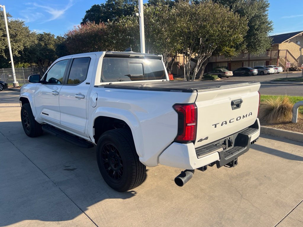 Used 2024 Toyota Tacoma SR5 AWD/4WD image 12