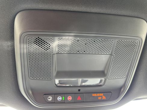 Used 2025 Chevrolet Silverado EV LT AWD/4WD image 27