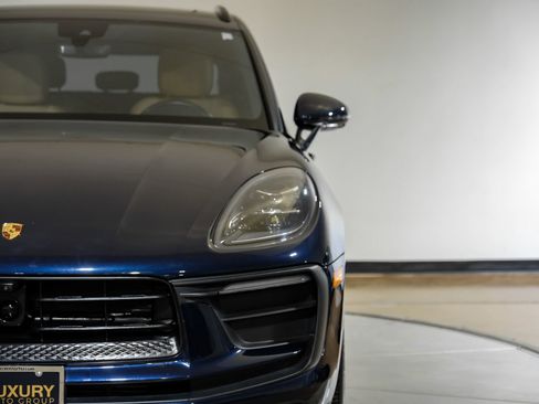Used 2023 Porsche Macan AWD/4WD image 60
