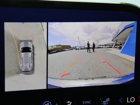 Certified 2024 Chevrolet Traverse LT image 30