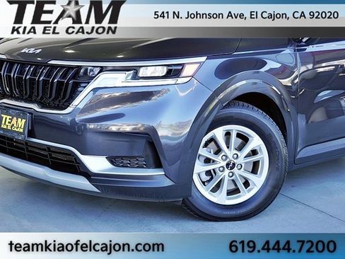 Certified 2024 Kia Carnival LX image 3